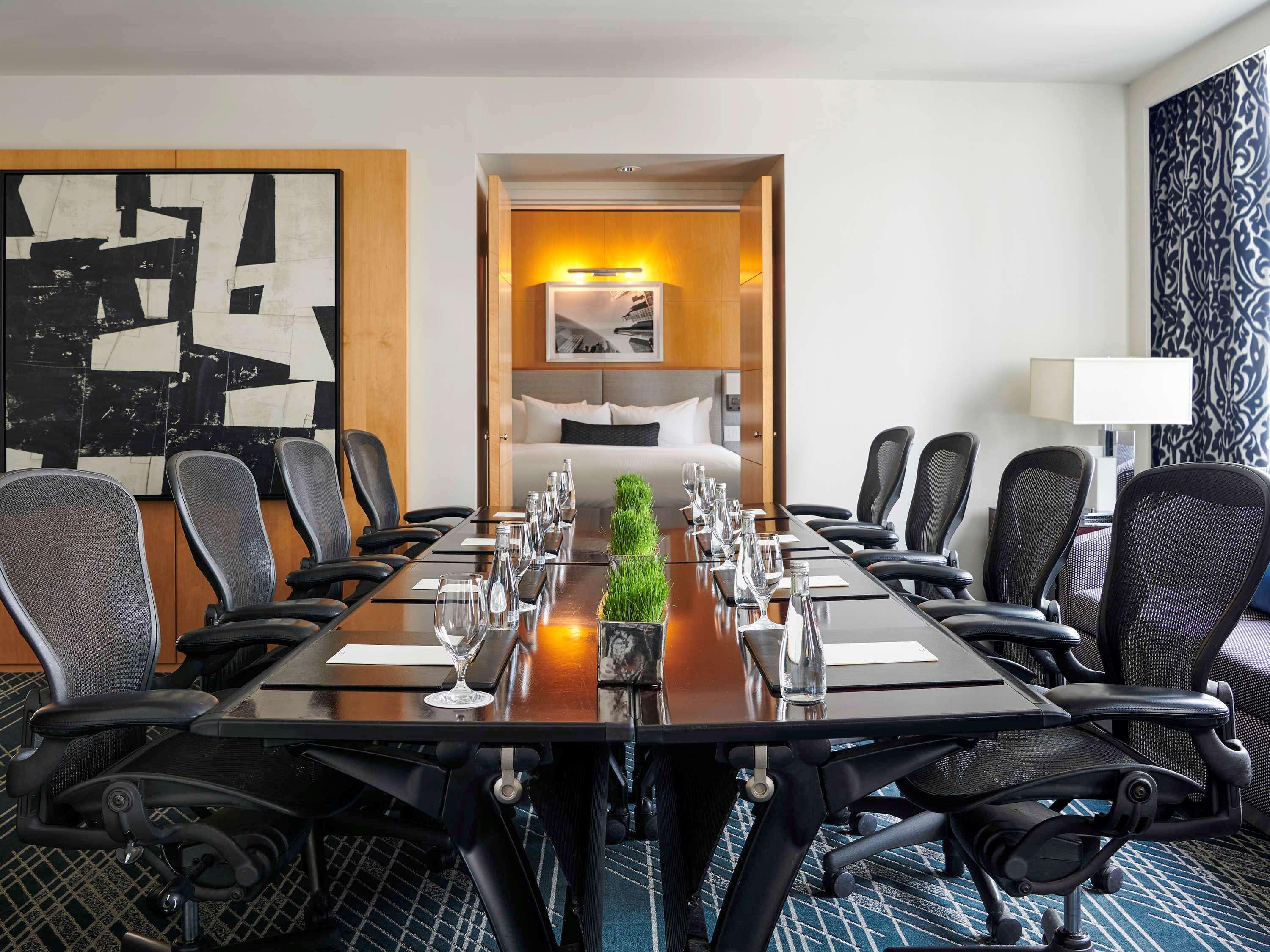 Hotel Sofitel Chicago Magnificent Mile Zewnętrze zdjęcie Boardroom at the Westin Palace, Madrid