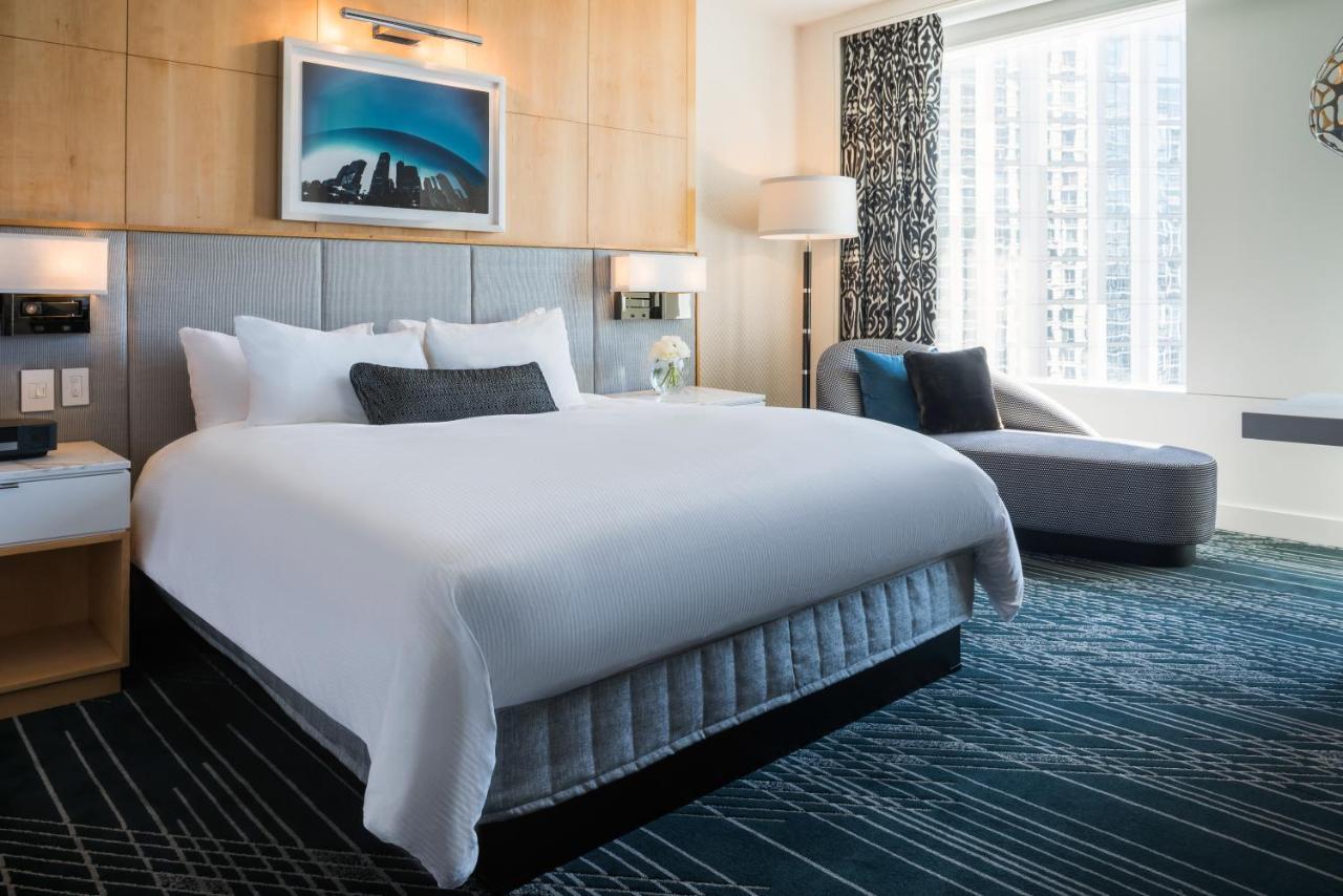 Hotel Sofitel Chicago Magnificent Mile Zewnętrze zdjęcie A guest room at the Hilton San Francisco