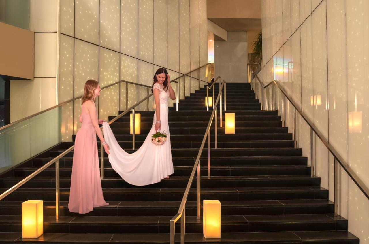 Hotel Sofitel Chicago Magnificent Mile Zewnętrze zdjęcie Wedding at the hotel